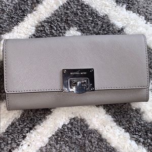 Michael Kors Callie Carryall Leather Wallet